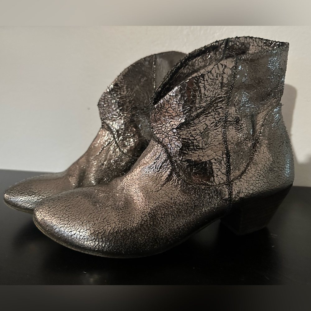 Super fun crackly silvery pewter cowboy booties - Picture 2 of 7